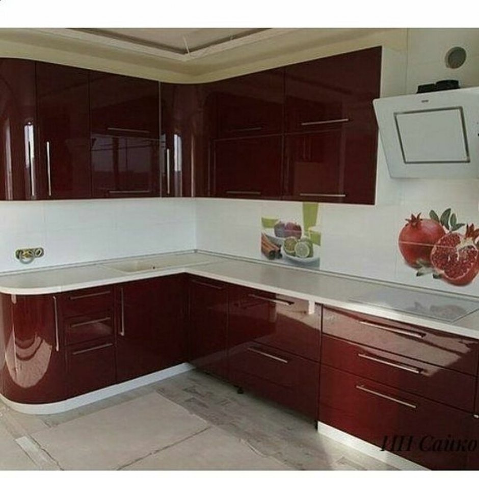 Угловые кухни бордового цвета