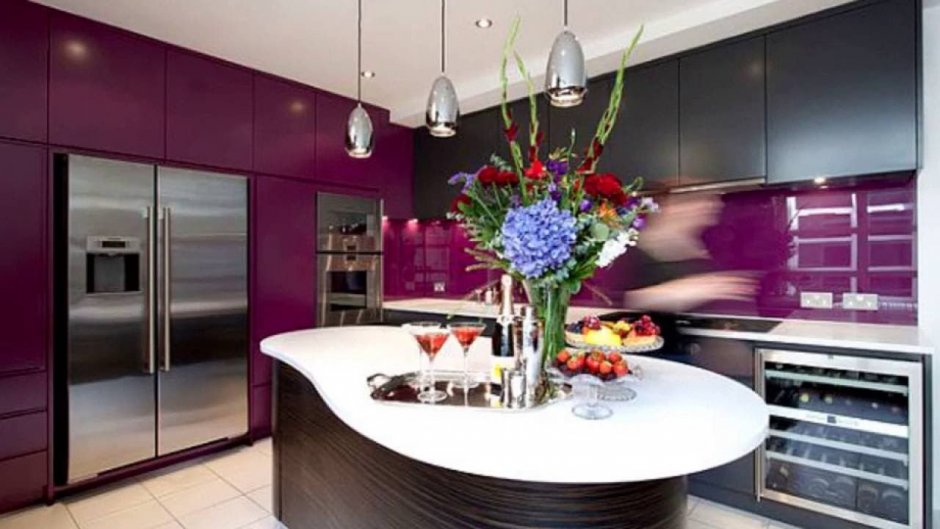 Интерьер кухни в фиолетовых тонах