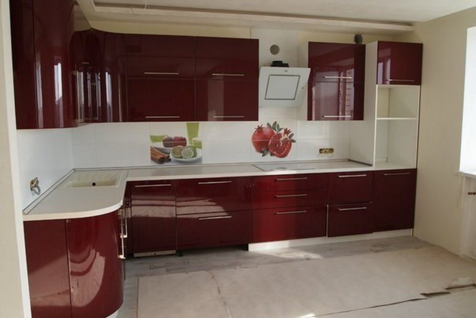 Кухня вишневого цвета