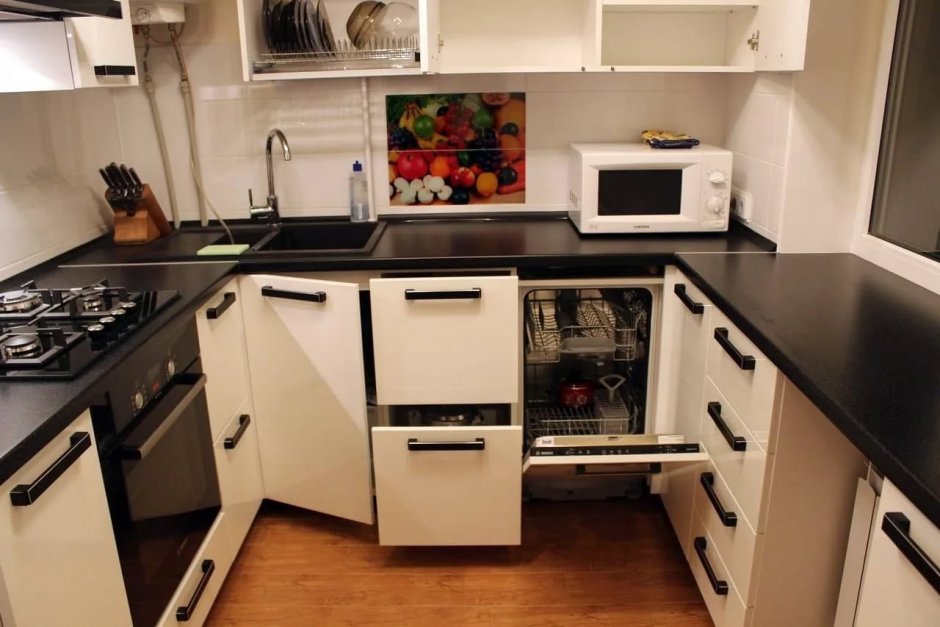 Маленькие кухни с посудомойкой (34 фото)