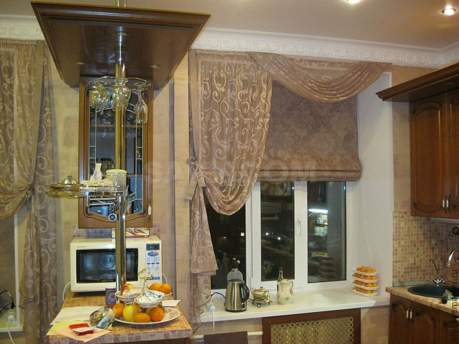 Декорирование окна на кухне