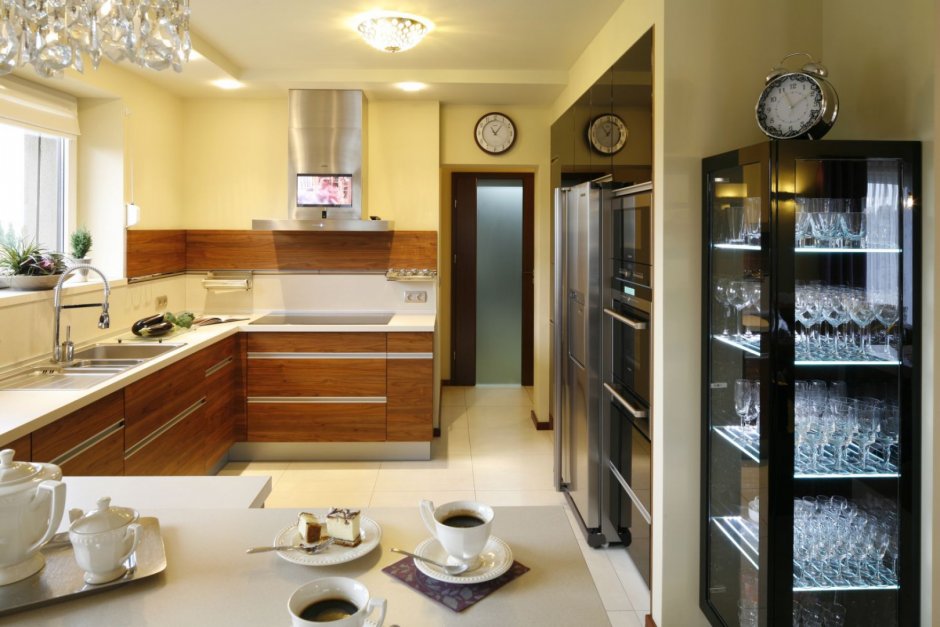 Кухонный гарнитур без навесных шкафов