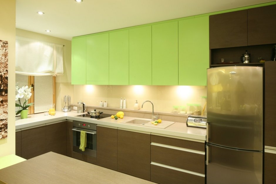 Кухонный гарнитур зеленый с бежевым