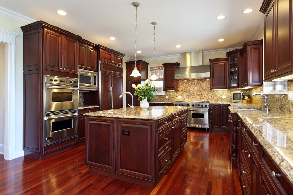 Кухонная мебель классика коричневая