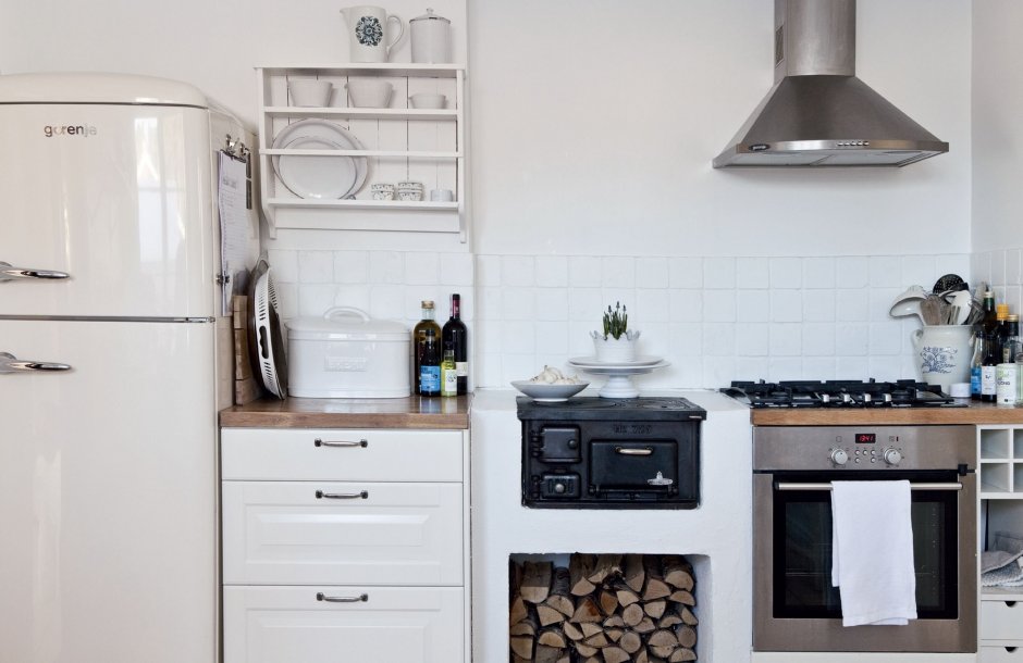 Кухня в скандинавском стиле холодильник
