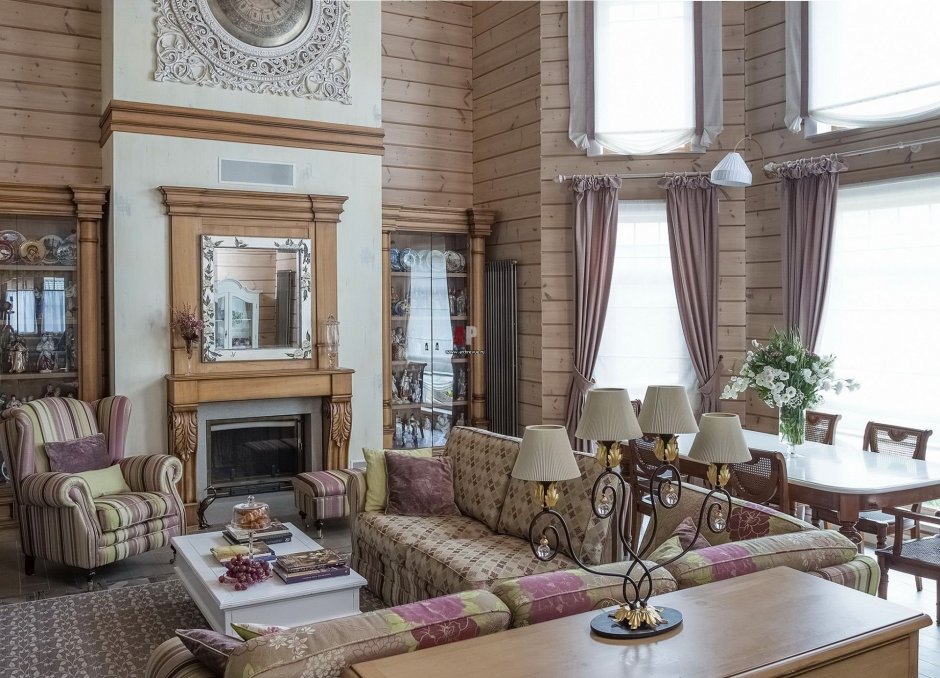 Гостиная в деревянном доме в русском стиле