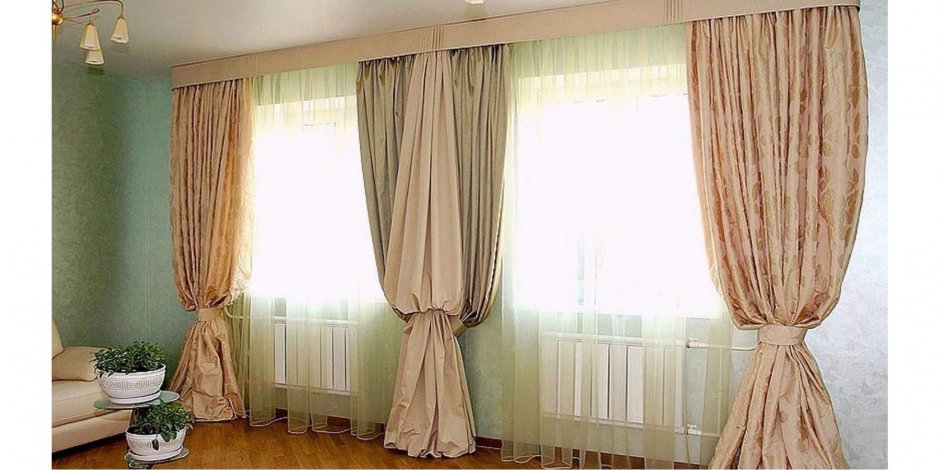 Занавески в гостиную с двумя окнами
