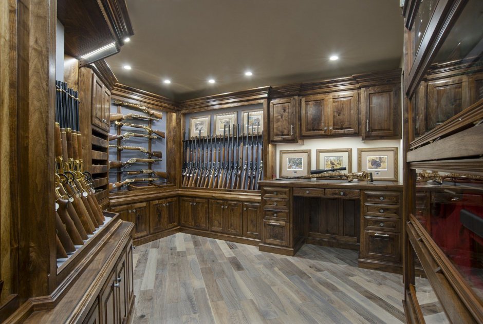 Оружейная комната в частном доме