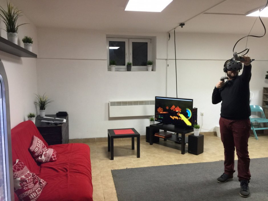 Виртуальная реальность в компьютерных играх с комнатой