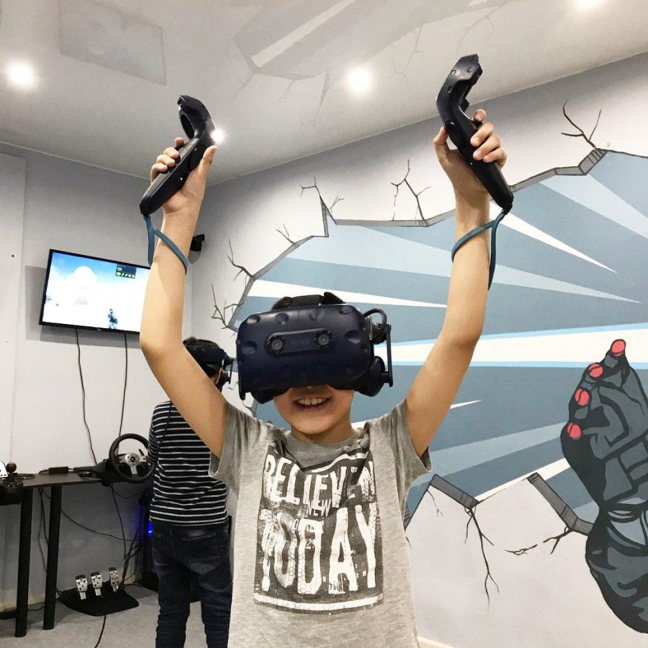 Агора виртуальная реальность