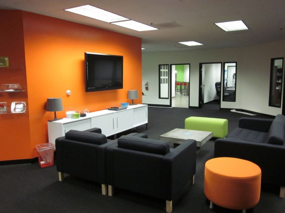 Оранжевый интерьер офиса