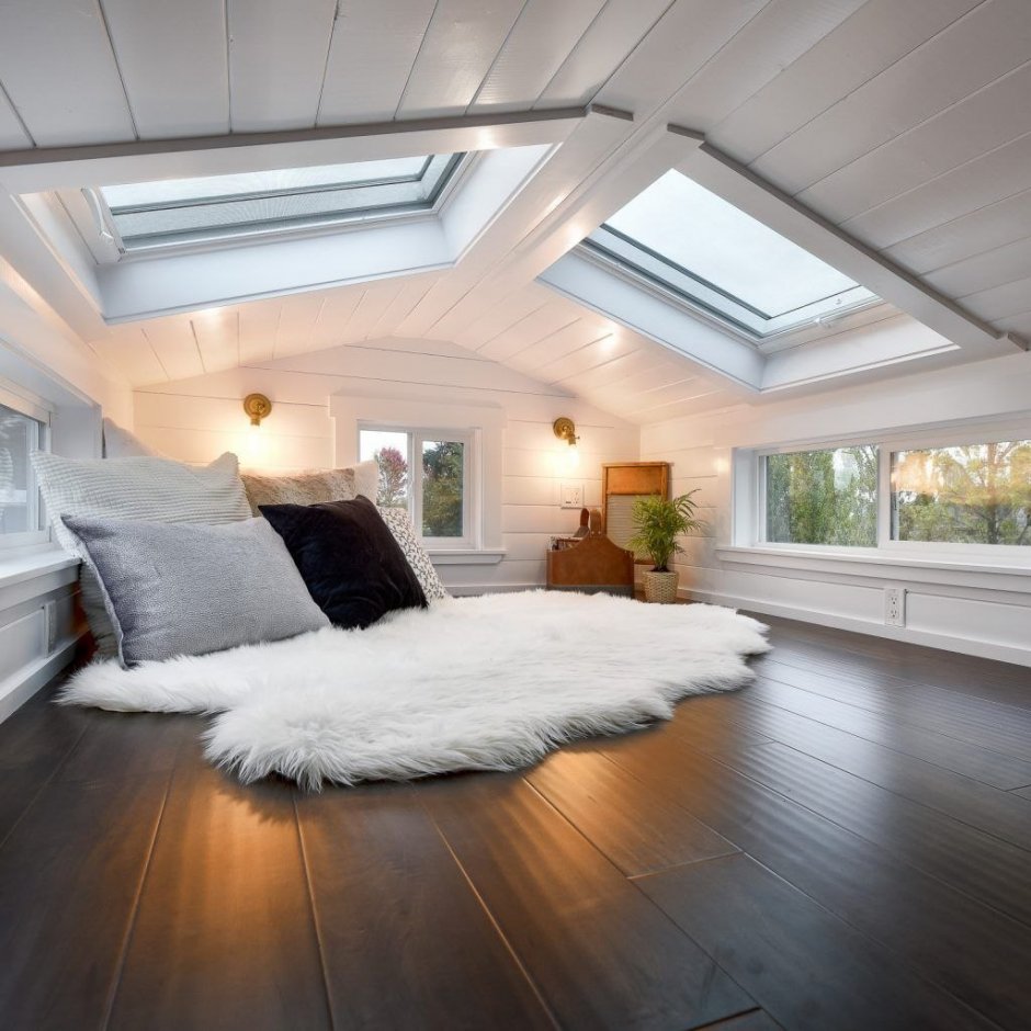 Интерьер мансарды в современном стиле