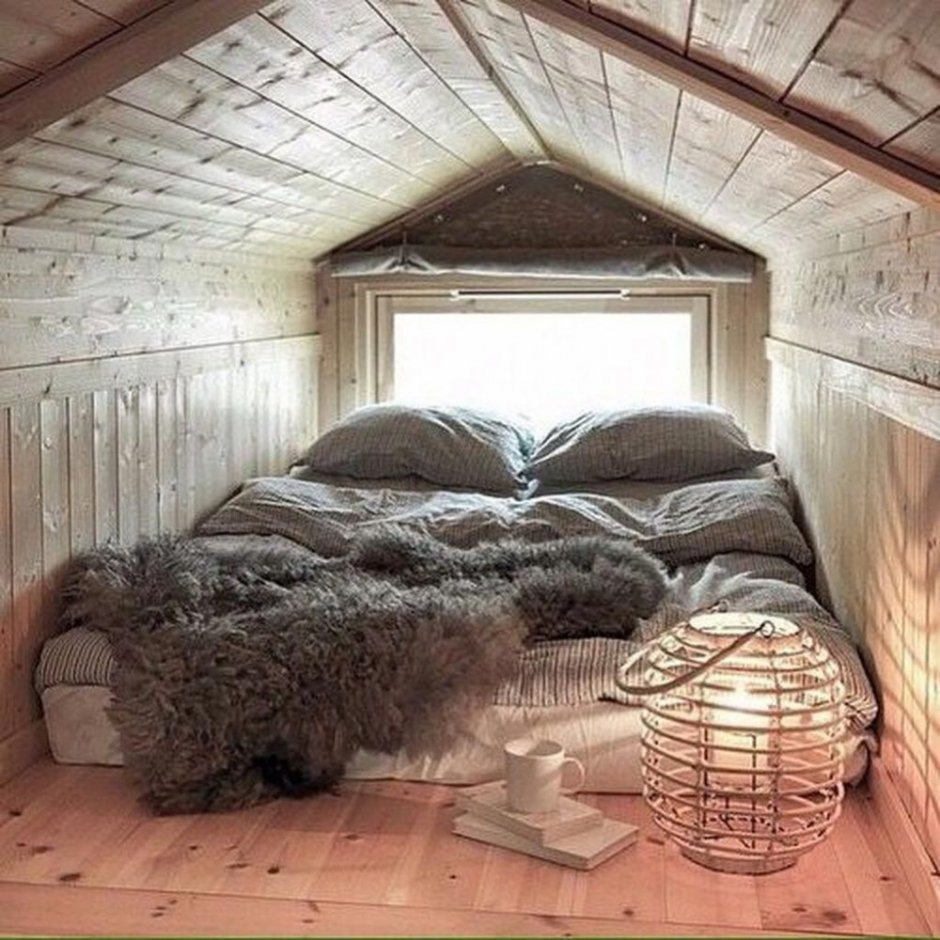 Спальня на дачном чердаке