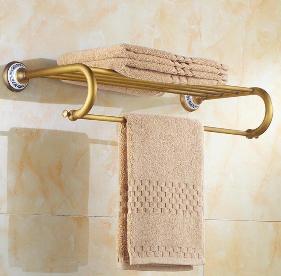 Вешалка под полотенце в ванную