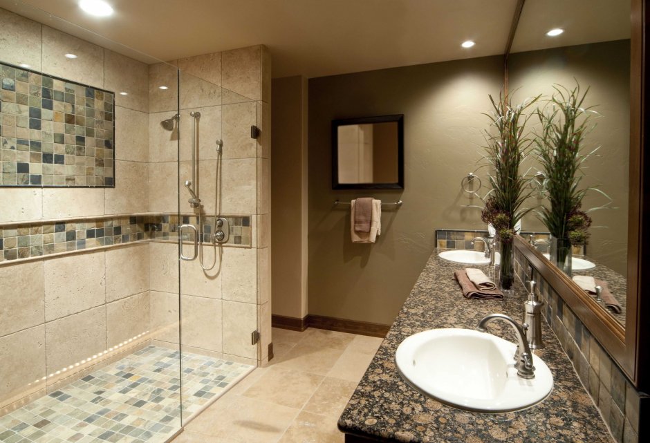 Ванная комната в современном стиле с большой ванной
