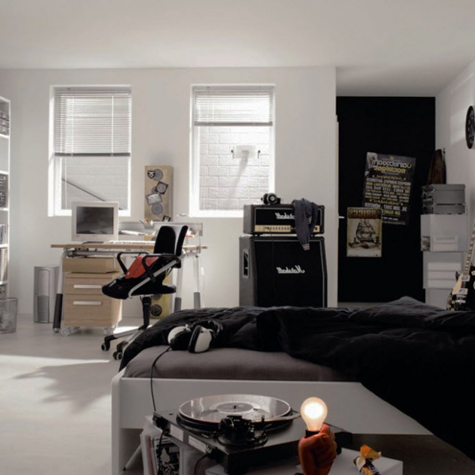 Интерьер подростковой комнаты с бело черной мебелью