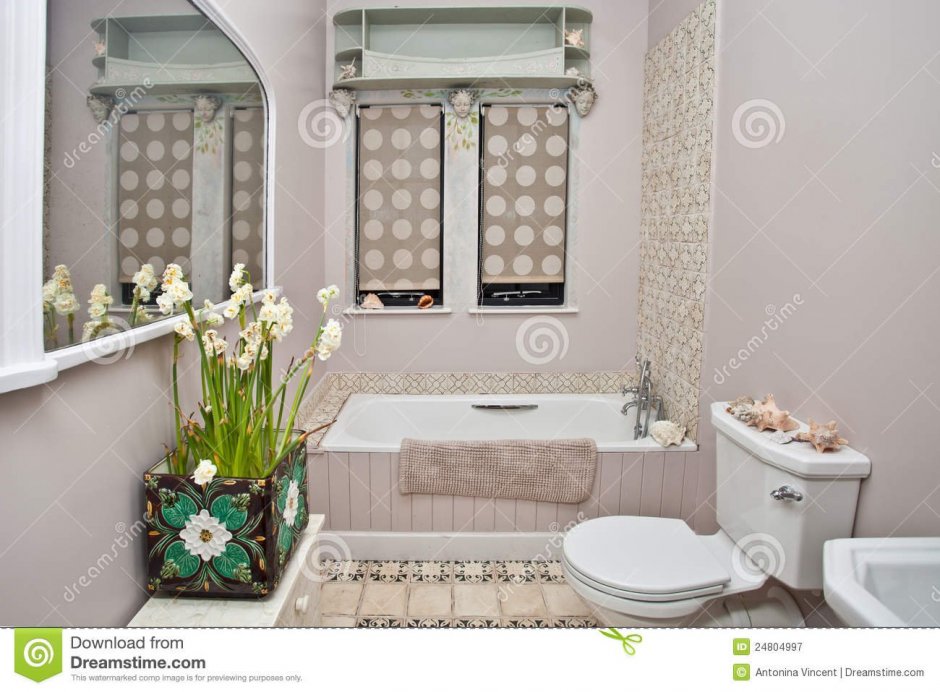 Декор из цветов в ванную комнату