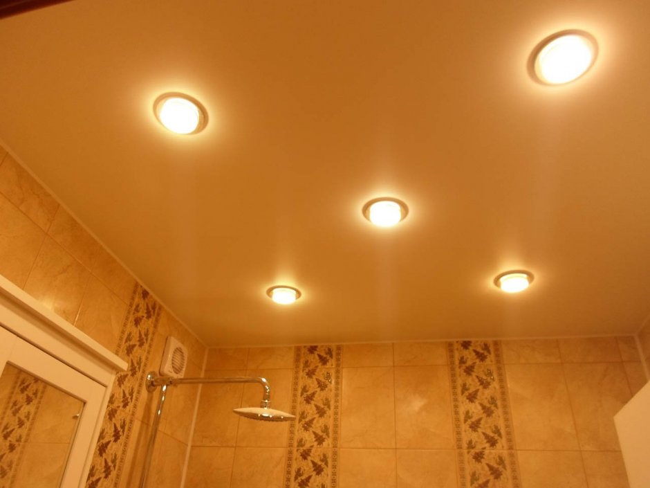 Светильники для ванной с натяжным потолком