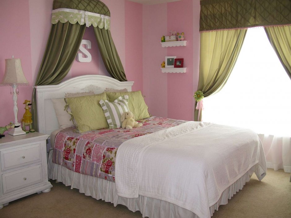 Спальня в розовое оливковом цвете