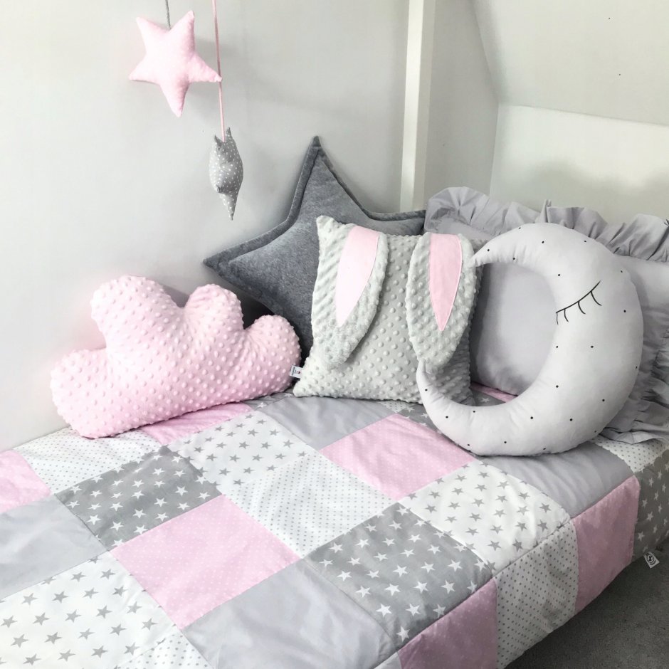 Подушки для девочек в комнату