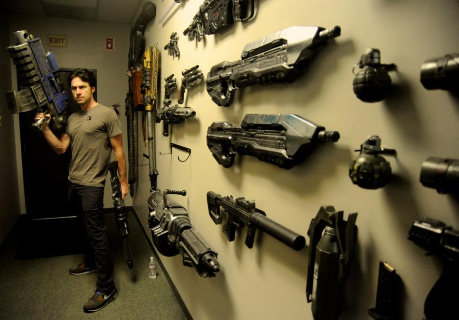 Комната с оружием из фильма