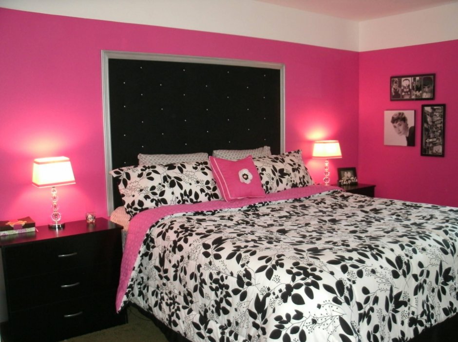 Комната для подростка в черно розовых тонах