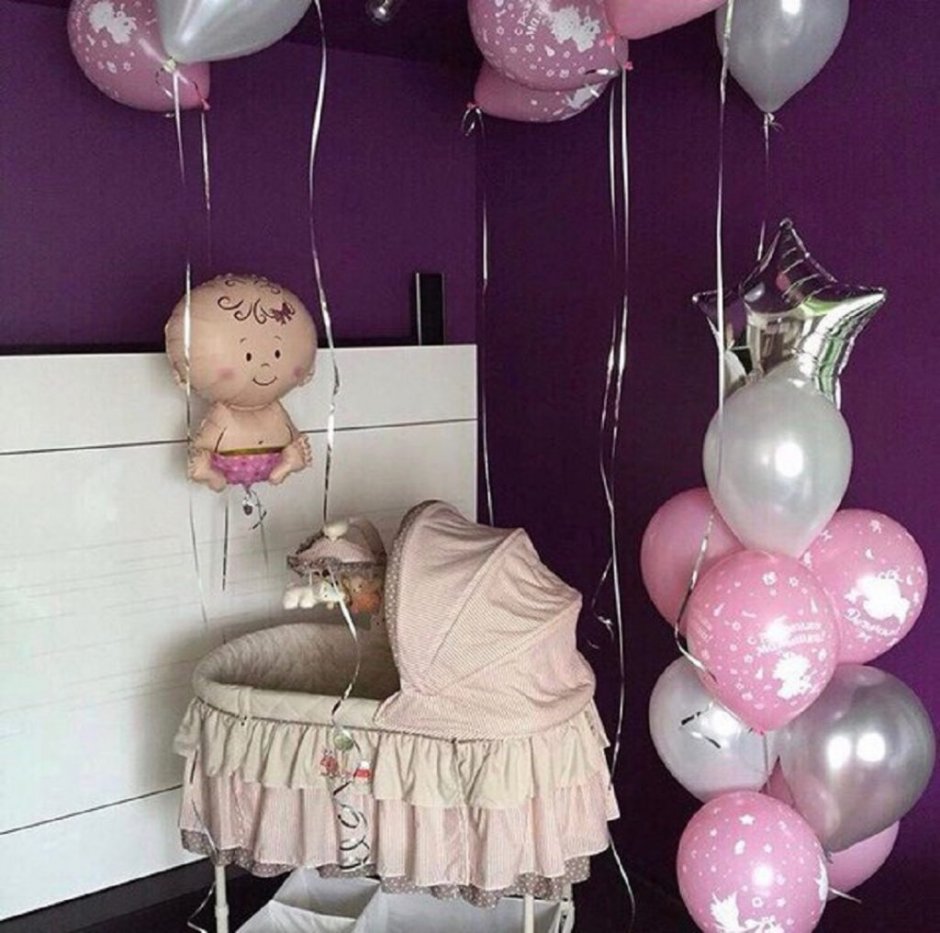 Украшение комнаты шарами на выписку девочки