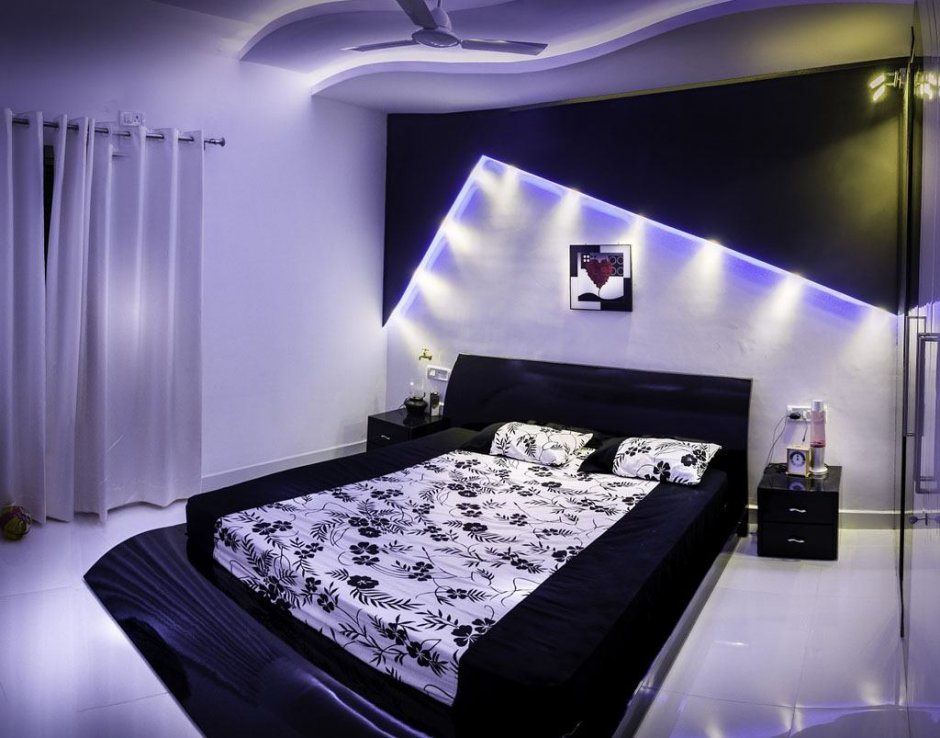 Комната в черном стиле с подсветкой