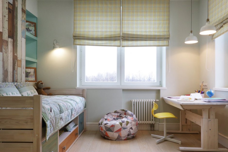 Планировка детской комнаты с окном