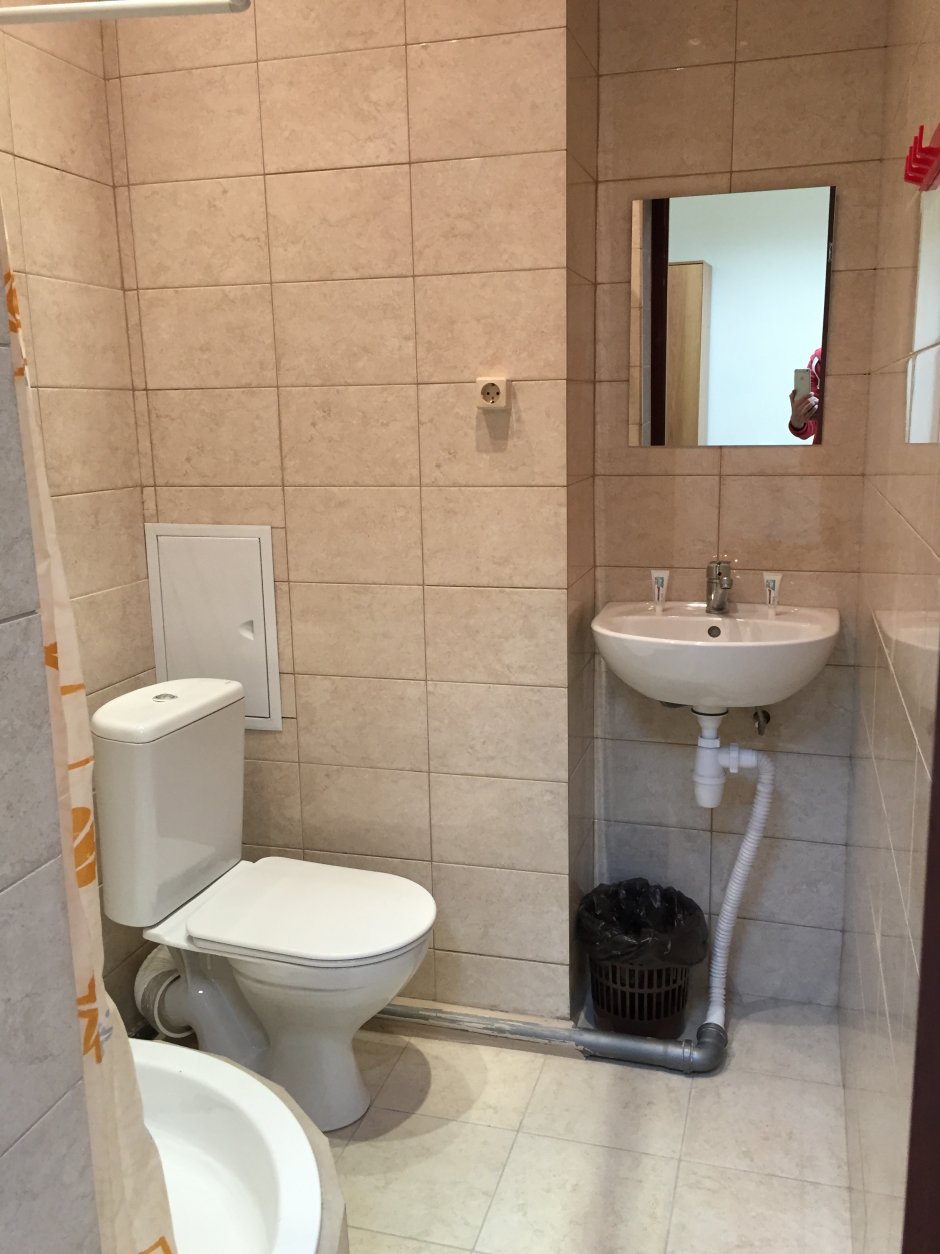 Душ и туалет в комнате общежития