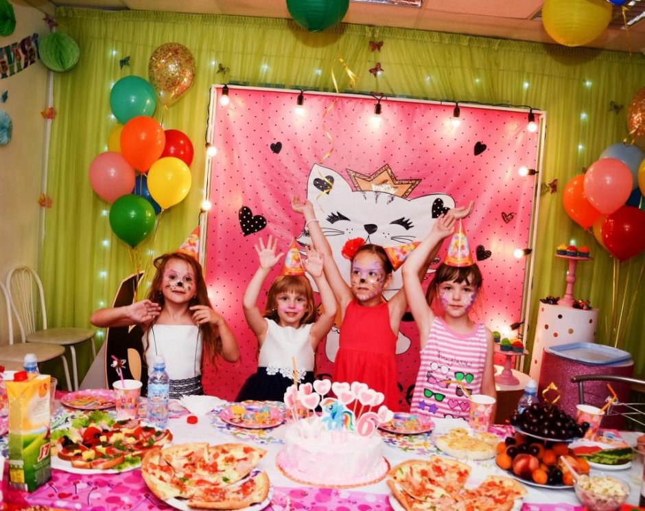 Детское кафе для дня рождения с игровой комнатой