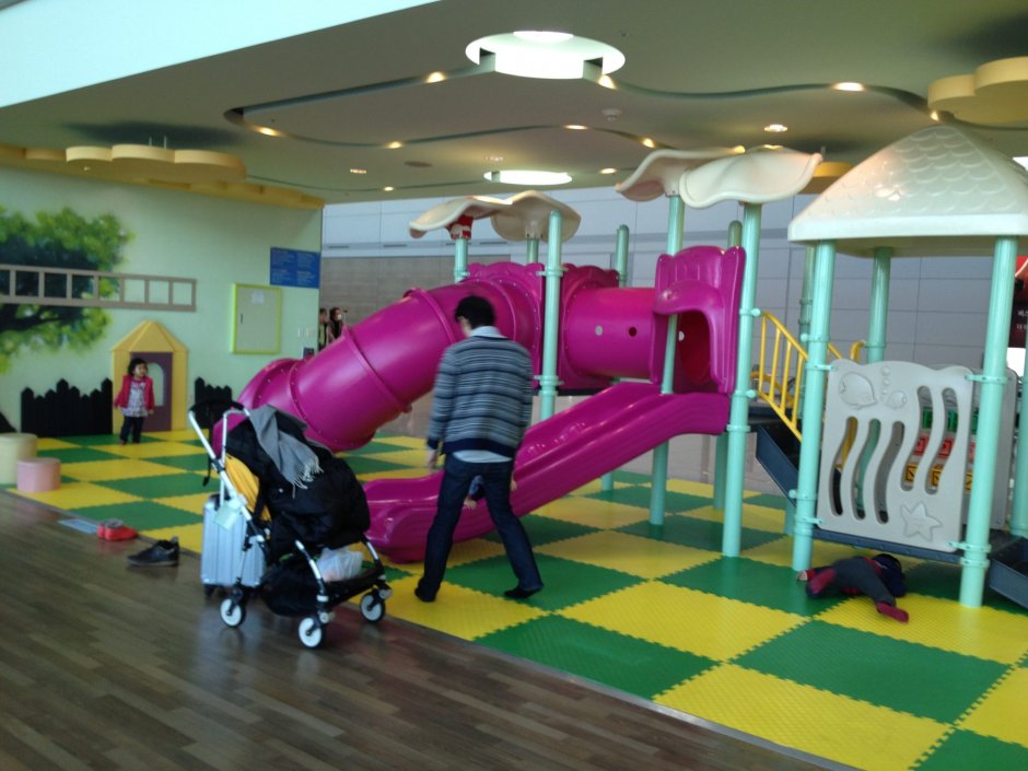Детская комната в аэропорту