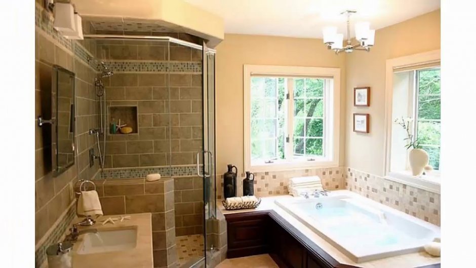 Ванная комната с душевой и окном