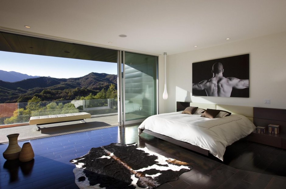 Шикарная спальня с видом на горы