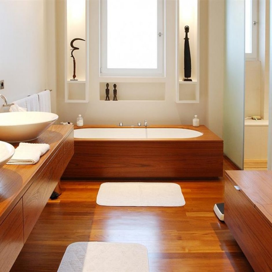 Ванные комнаты с деревянным полом