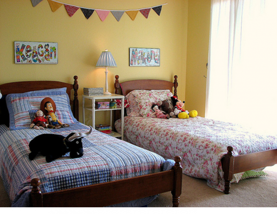 Детские комнаты с двумя кроватями