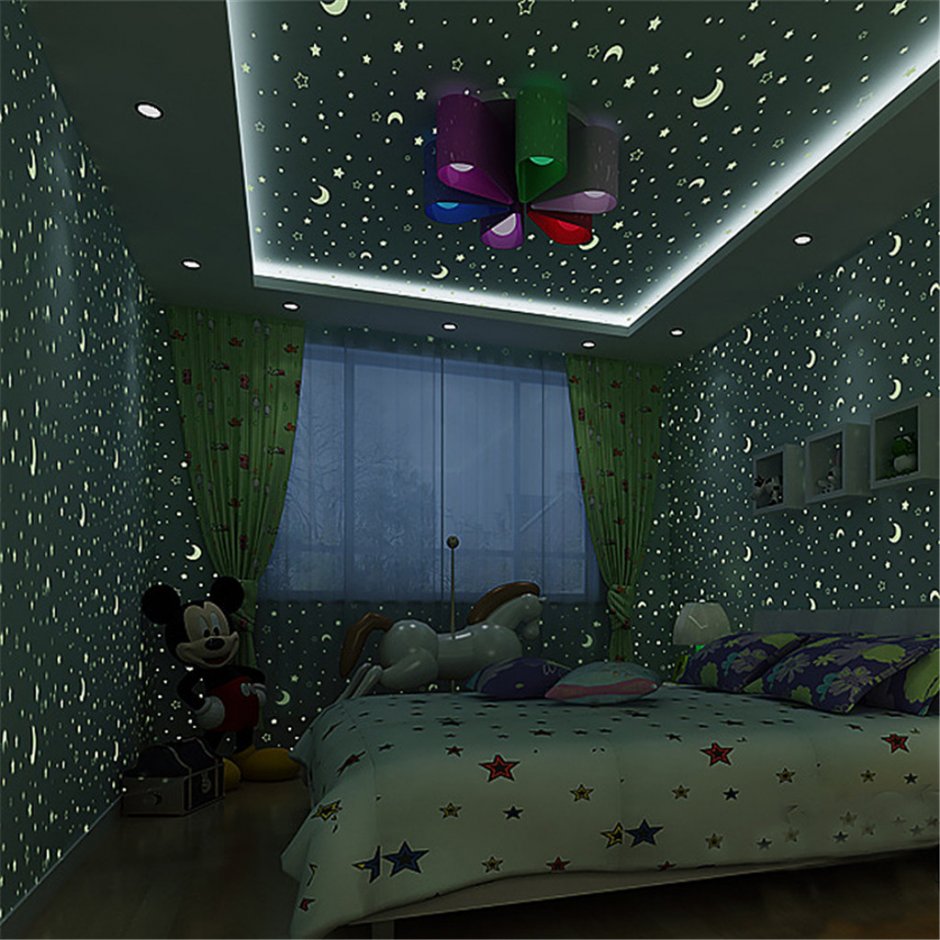 Звёздный потолок в комнате в детской