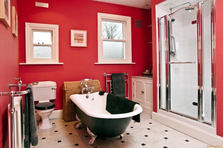 Интерьер ванной в Красном цвете