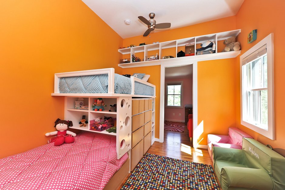 Интерьер детской комнаты для троих разнополых детей
