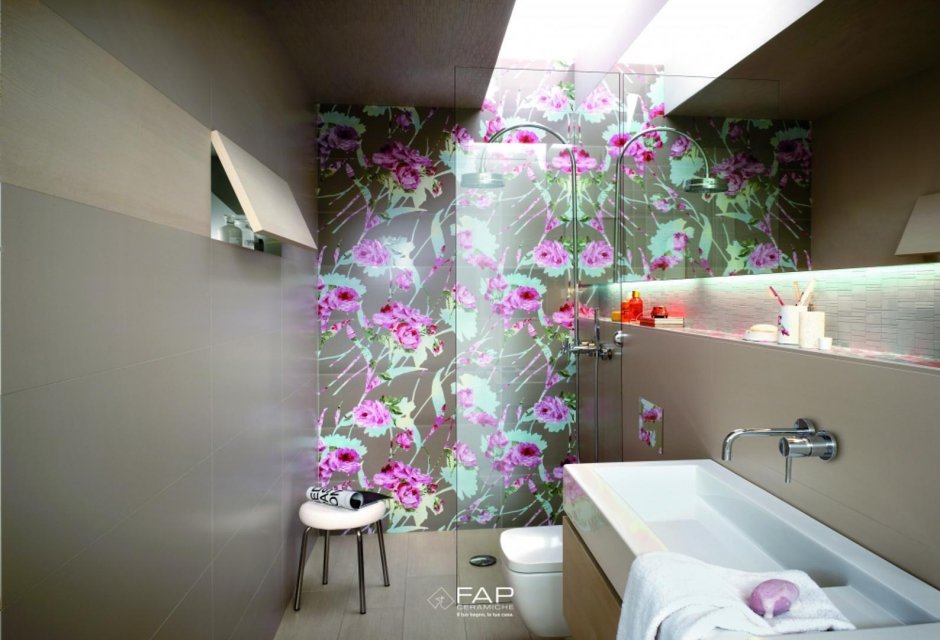Ванная комната в мелкий цветочек