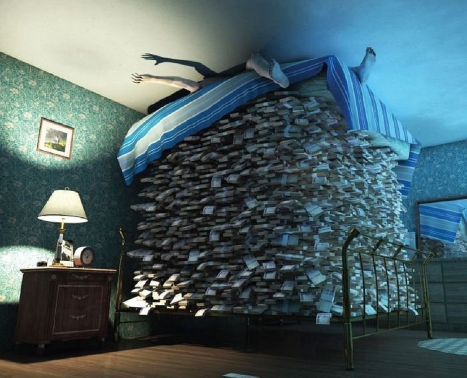 Кровать из денег