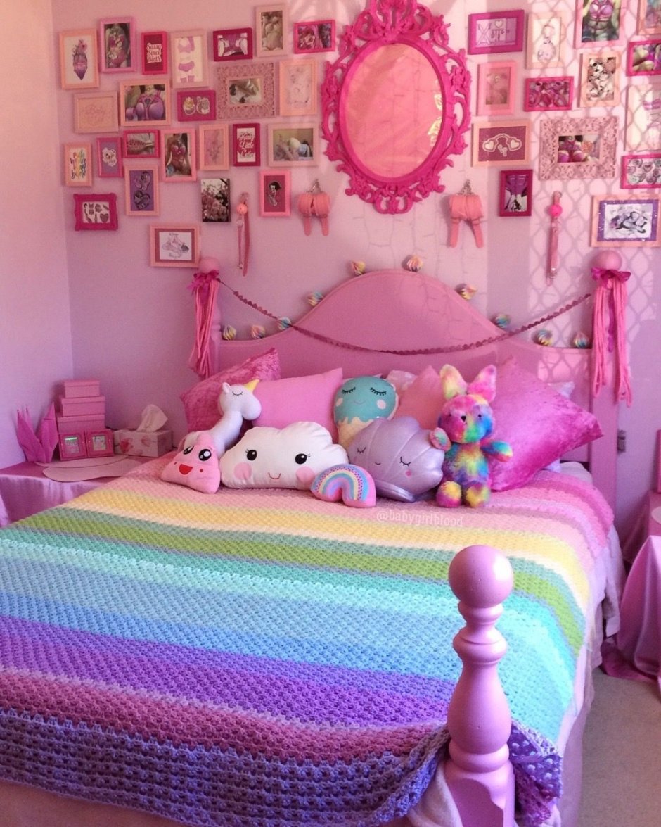 Милая комната для девочки 10 лет