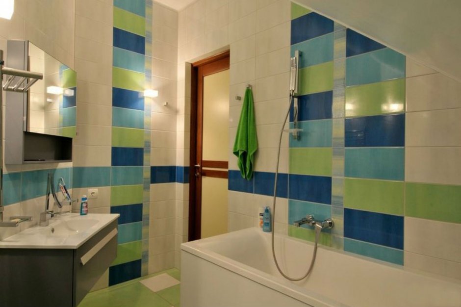 Сине зеленая плитка для ванной