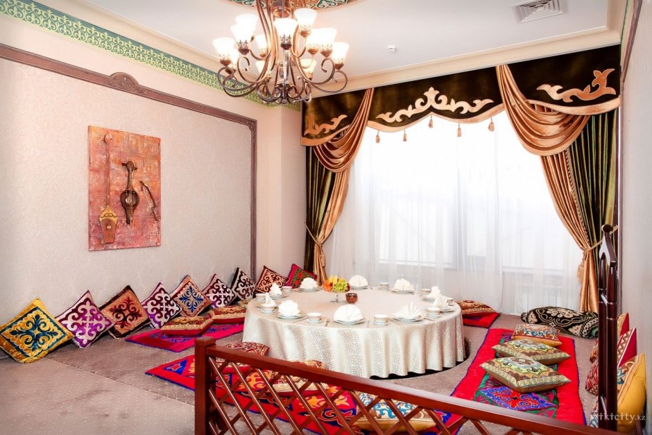 Комната в казахском стиле