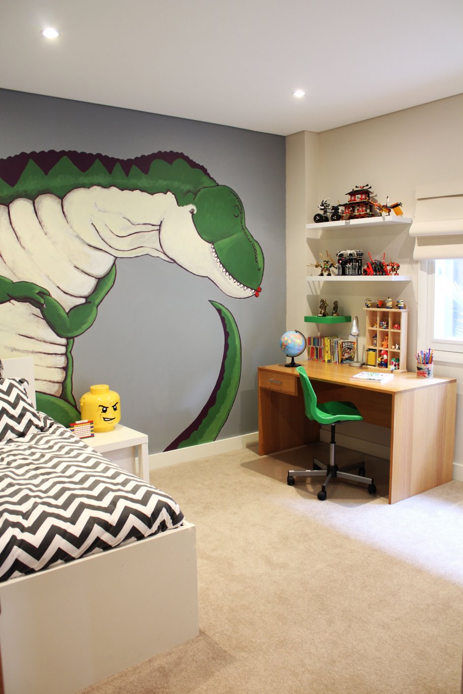 Детская комната для мальчика с динозаврами