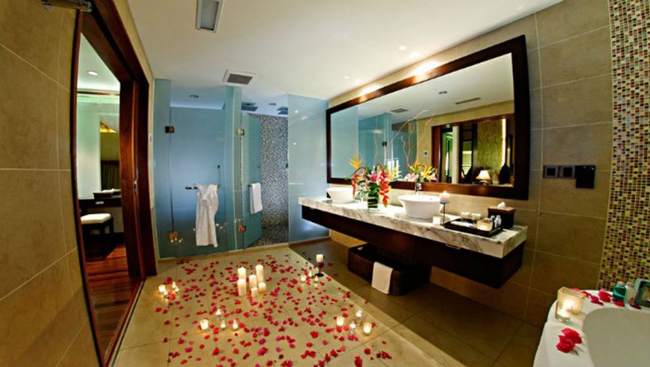 Романтическая ванная в гостинице