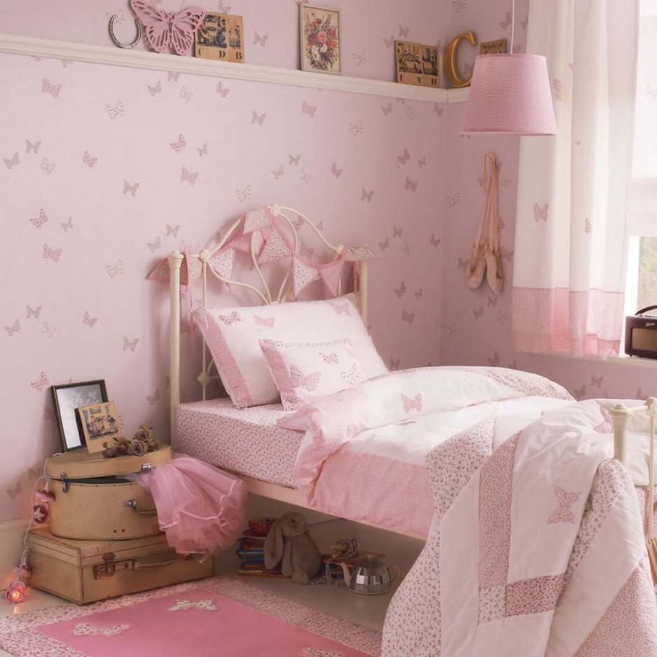 Комната для девочки в розовом цвете