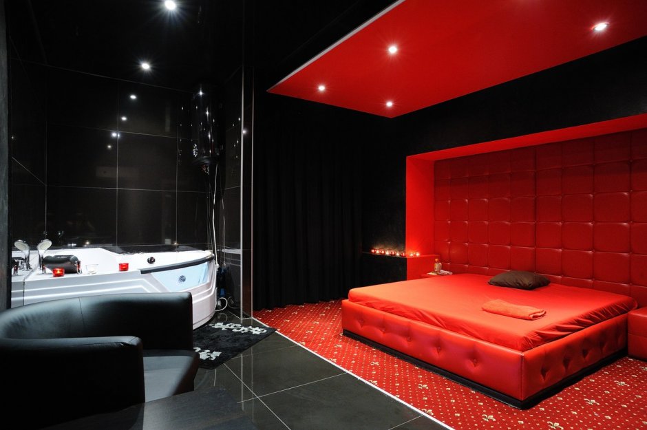 Комната в черно Красном стиле