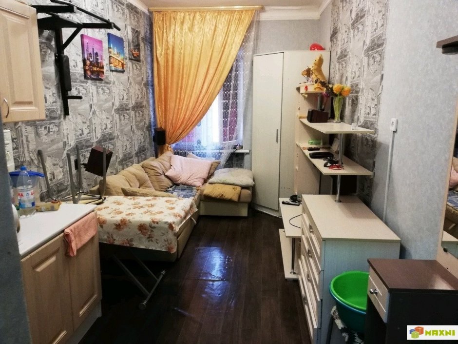 Маленькая комната в общежитии