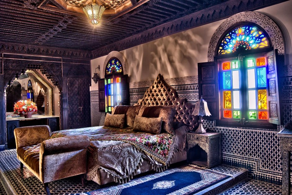 Интерьер в марокканском стиле черный
